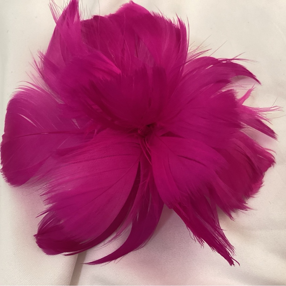 Petite Dark hot Pink fuchsia Feather Fascinator Hair Clip, brooch pin. Hat clip